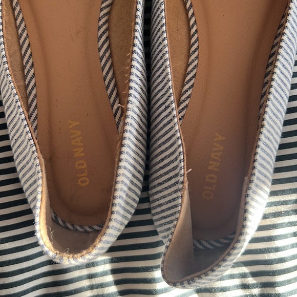 Like new Old Navy flats - Picture 3 of 4